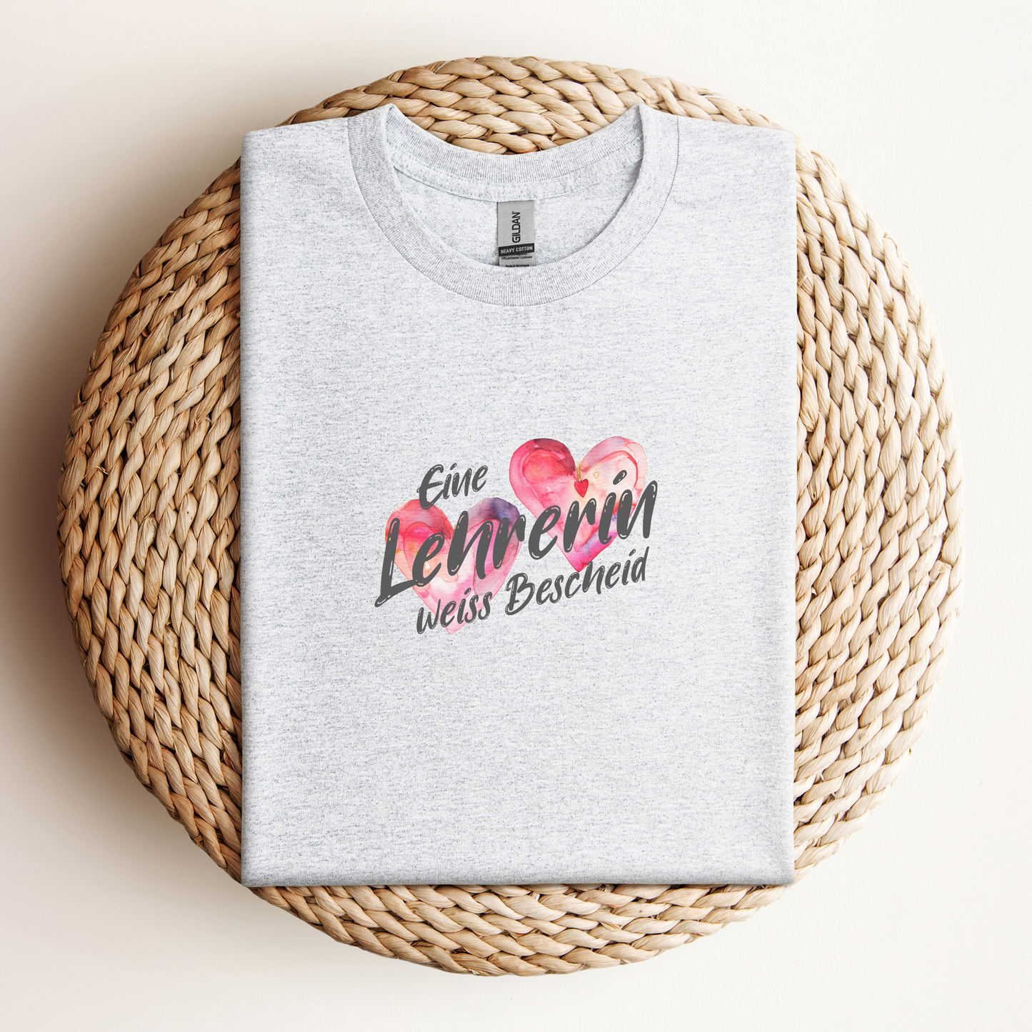 T-Shirt Eine Lehrerin Weiss Bescheid